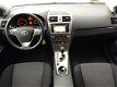Toyota Avensis Wagon - 1.8 VVTi Business Automaat, navi, NL auto - 1 - Thumbnail