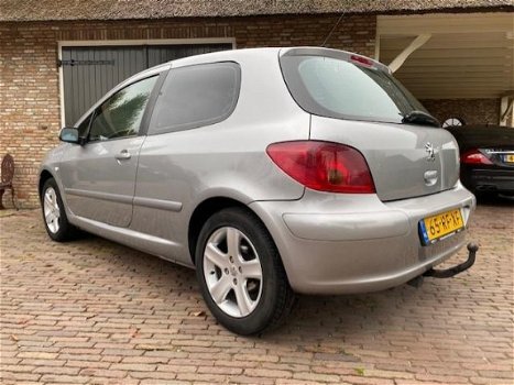 Peugeot 307 - 2.0-16V Griffe LEDER AUTOMAAT - 1