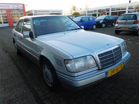 Mercedes-Benz E-klasse - 250 D 1 EIGENAAR - 1