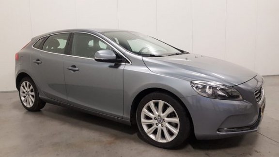 Volvo V40 - 2.0 D4 Momentum Business NAVI/CLIMATIC/CRUISE/LMV - 1