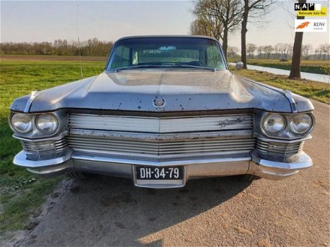 Cadillac Fleetwood - 605 - 1