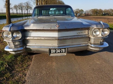 Cadillac Fleetwood - 605 - 1