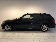 BMW 3-serie Touring - (J) 320i High Executive [ FM Navi Panoramdak Xenon Leder Clima Cruise ]