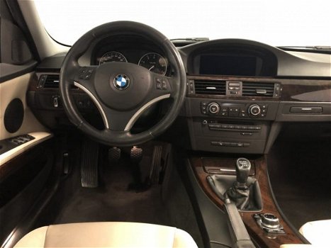 BMW 3-serie Touring - (J) 320i High Executive [ FM Navi Panoramdak Xenon Leder Clima Cruise ] - 1