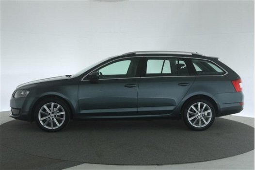 Skoda Octavia Combi - (J) 1.6TDI Elegance Business [ Xenon Navi Trekhaak ] - 1