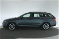 Skoda Octavia Combi - (J) 1.6TDI Elegance Business [ Xenon Navi Trekhaak ] - 1 - Thumbnail