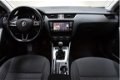 Skoda Octavia Combi - (J) 1.6TDI Elegance Business [ Xenon Navi Trekhaak ] - 1 - Thumbnail