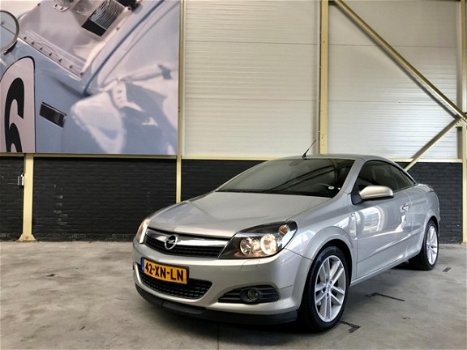 Opel Astra TwinTop - 1.8 Cosmo | Leer | - 1