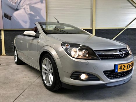 Opel Astra TwinTop - 1.8 Cosmo | Leer | - 1