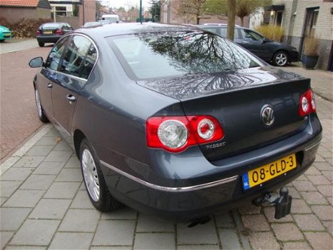 Volkswagen Passat - 1.8 TFSI Comfortline NAP eerste eigenaar. Uniek mooie auto - 1