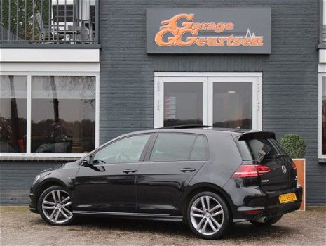 Volkswagen Golf - 1.6 TDI R-Line Navigatie Panoramadak 18Inch LED-pakket - 1