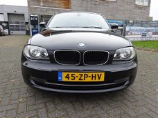 BMW 1-serie - 116i Business Line 5 deuren, Navi , Clima, isofix