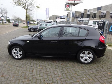 BMW 1-serie - 116i Business Line 5 deuren, Navi , Clima, isofix - 1