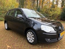 Volkswagen Polo - 1.2 trendline 5 DEURS--AIRCO--APK TOT SEPTEMBER 2021