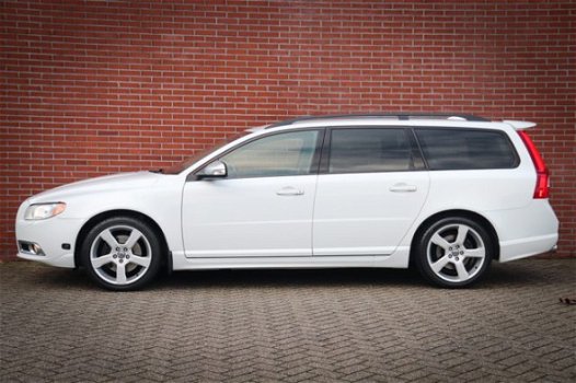 Volvo V70 - 2.5FT Aut. R-Design, Leder, Xenon, Trekh., Stoelverw. V+A - 1