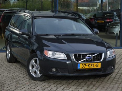 Volvo V70 - 2.4D Limited Edition Aut. | Leder | Navi | Trekhaak | Bluetooth - 1