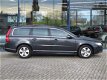 Volvo V70 - 2.4D Limited Edition Aut. | Leder | Navi | Trekhaak | Bluetooth - 1 - Thumbnail