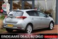 Toyota Auris - 1.8 Hybrid Lease | Navigatie | Panoramadak | Lichtmetalen velgen - 1 - Thumbnail