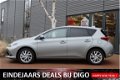 Toyota Auris - 1.8 Hybrid Lease | Navigatie | Panoramadak | Lichtmetalen velgen - 1 - Thumbnail