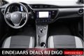 Toyota Auris - 1.8 Hybrid Lease | Navigatie | Panoramadak | Lichtmetalen velgen - 1 - Thumbnail