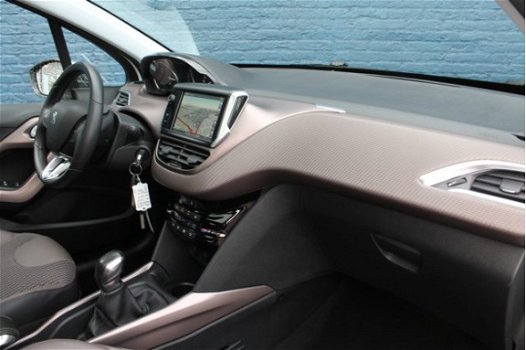 Peugeot 2008 - 1.2 VTI Allure Pack Premium | Navigatie | Panoramadak | Lichtmetaal | - 1