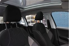 Peugeot 2008 - SUV 1.2 PureTech 110pk EAT6 Active | Automaat | Navigatie | Panoramadak |