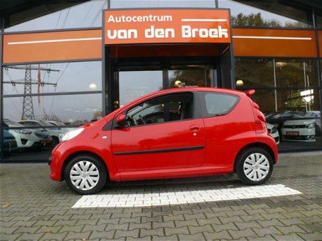 Peugeot 107 - 1.0-12V XR Urban Move Airco Toerenteller Spoiler Elec Pakket Nieuwe Apk - 1