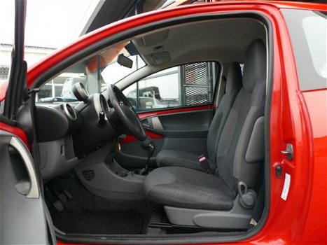 Peugeot 107 - 1.0-12V XR Urban Move Airco Toerenteller Spoiler Elec Pakket Nieuwe Apk - 1