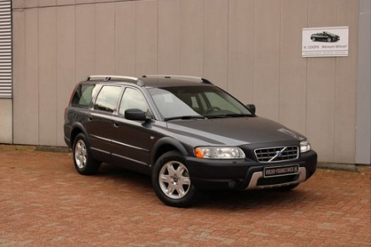 Volvo XC70 - 2.4 D5 AWD AUTOMAAT YOUNGTIMER - 1