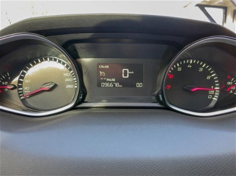 Peugeot 308 - Active navi/trekhaak NIEUWJAARSKNALLER - 1