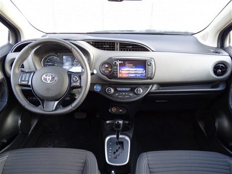 Toyota Yaris - 1.5 Hybrid Dynamic | Climate en Cruise control | Lichtmetalen velgen - 1