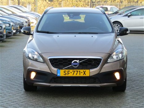 Volvo V40 Cross Country - 1.6 D2 Momentum ECC PDC NAVI - 1