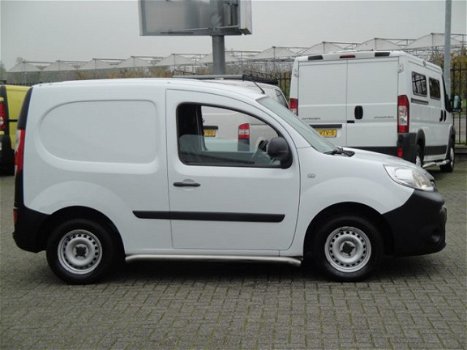 Renault Kangoo - 1.5 DCI 55KW 75PK NAVIGATIE/ PARKEERSESNOREN/ ELEC RAMEN/ 100% D - 1