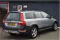 Volvo XC70 - 2.4D MOMENTUM - AUTOMAAT - NAVI - LEER - 1 - Thumbnail