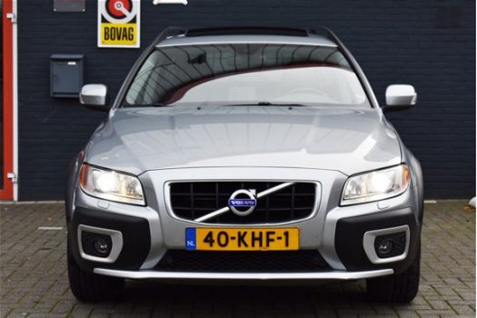 Volvo XC70 - 2.4D MOMENTUM - AUTOMAAT - NAVI - LEER - 1