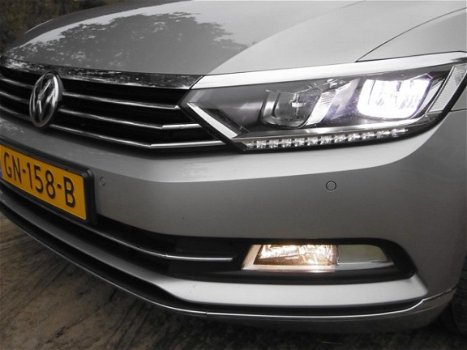 Volkswagen Passat Variant - R-EDITION-TUNGSTEN/ADAPTIVE-CC/LEDERSPORTS/LED/CHROME/INR&GAR.MOGELIJK - 1