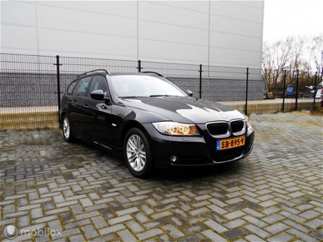 BMW 3-serie Touring - 320i Parkeersensoren, Climate Control - 1