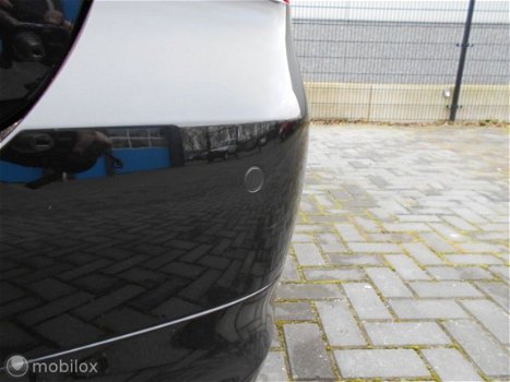 BMW 3-serie Touring - 320i Parkeersensoren, Climate Control - 1