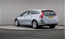 Volvo V60 - D6 AWD Geartr Plug-In Hybrid Momentum, Automaat, Navigatie - 1 - Thumbnail