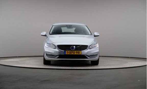 Volvo V60 - D6 AWD Geartr Plug-In Hybrid Momentum, Automaat, Navigatie - 1