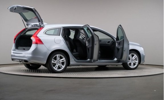 Volvo V60 - D6 AWD Geartr Plug-In Hybrid Momentum, Automaat, Navigatie - 1