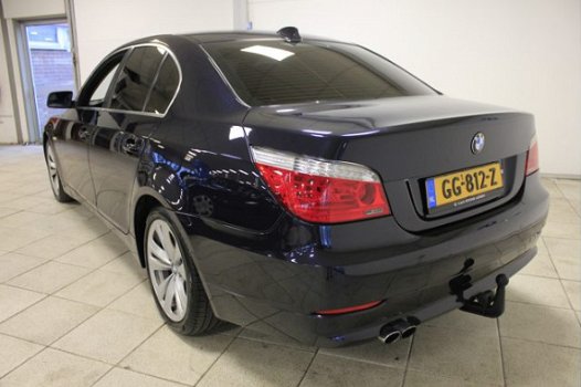 BMW 5-serie - 530d Business Line / 300+ PK / 6 BAK / XENON / DAK / LEDER / +++ - 1