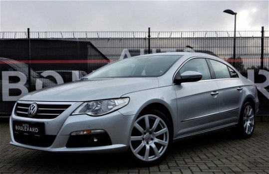 Volkswagen Passat CC - 2.0 TDI BlueMotion 5p - 1