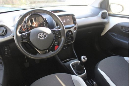 Toyota Aygo - 1.0 X-PLAY 5-DRS 1E EIG CAMERA AIRCO - 1
