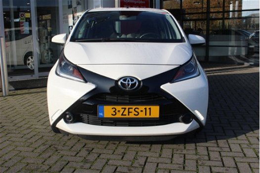 Toyota Aygo - 1.0 X-PLAY 5-DRS 1E EIG CAMERA AIRCO - 1