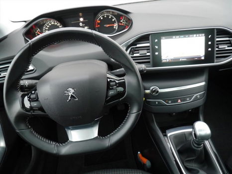 Peugeot 308 - Executive 1.2 110PK | NAVI | CLIMATE | PANORAMA - 1