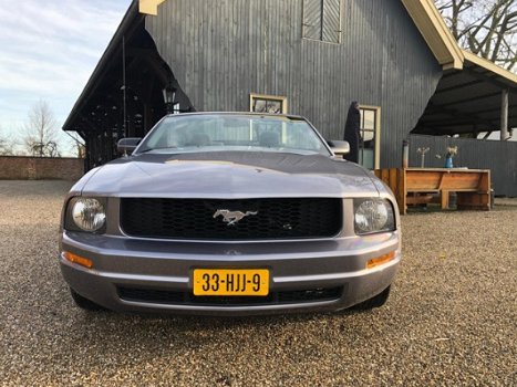 Ford Mustang - USA 4.0 V6 CABRIOLET - 1