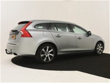 Volvo V60 - 2.4 D6 AWD Plug-In Hybrid Pure Limited | Leder | Memory seats | Intellisafe | Trekhaak