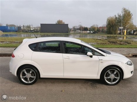 Seat Leon - 1.6 Sportstyle, Parkeer sensoren, AUX - 1