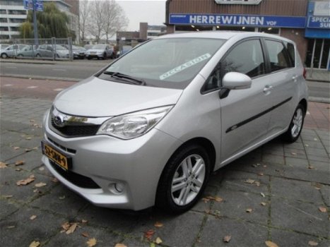 Subaru Trezia - 1.3 Luxury met o.a. Airco, Audio, A-parkeerhulp en LM-velgen - 1